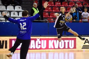 Partizanu derbi za 16/16, Vojvodina ubedljiva, Zvezda poražena u Leskovcu